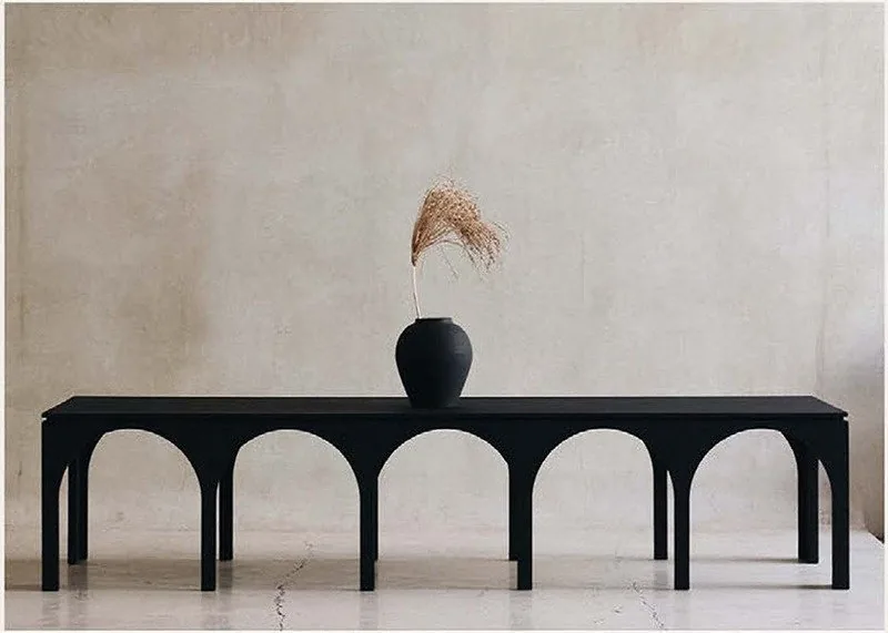 TABLE BAB — tables, bois avec finition texturée, mobilier fait main à Marrakech