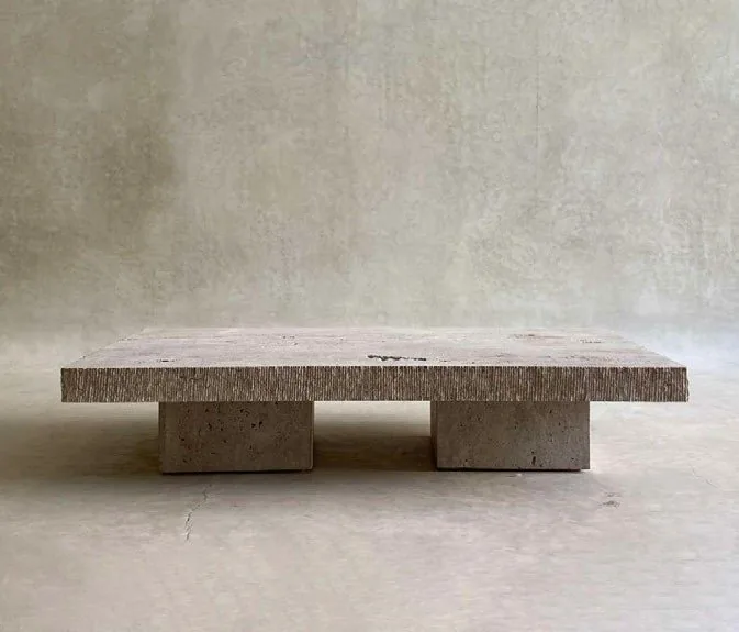 TABLE CUBA (2) — tables, plateau en travertin avec finition bouchardée, mobilier fait main à Marrakech
