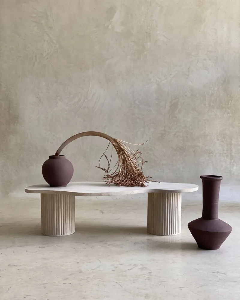 TABLE MUJA — tables, plateau en travertin, mobilier fait main à Marrakech