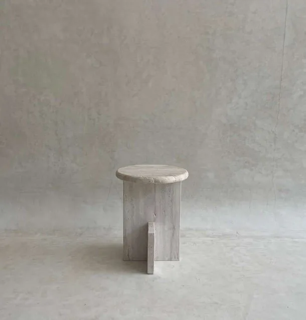TABLE TOTEM — tables, travertin, mobilier fait main à Marrakech