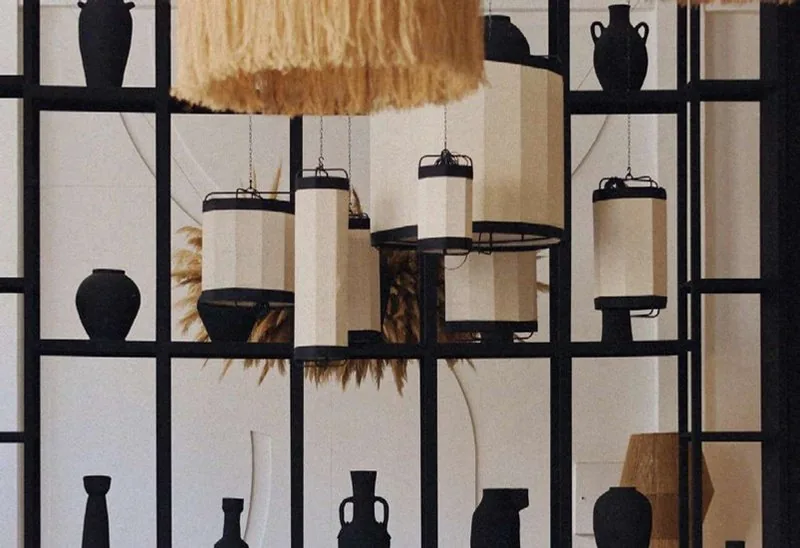 SUSPENSIONS THASOS — luminaires, structure métallique noire, mobilier fait main à Marrakech