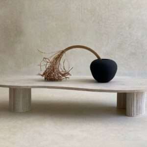TABLE AMIRA