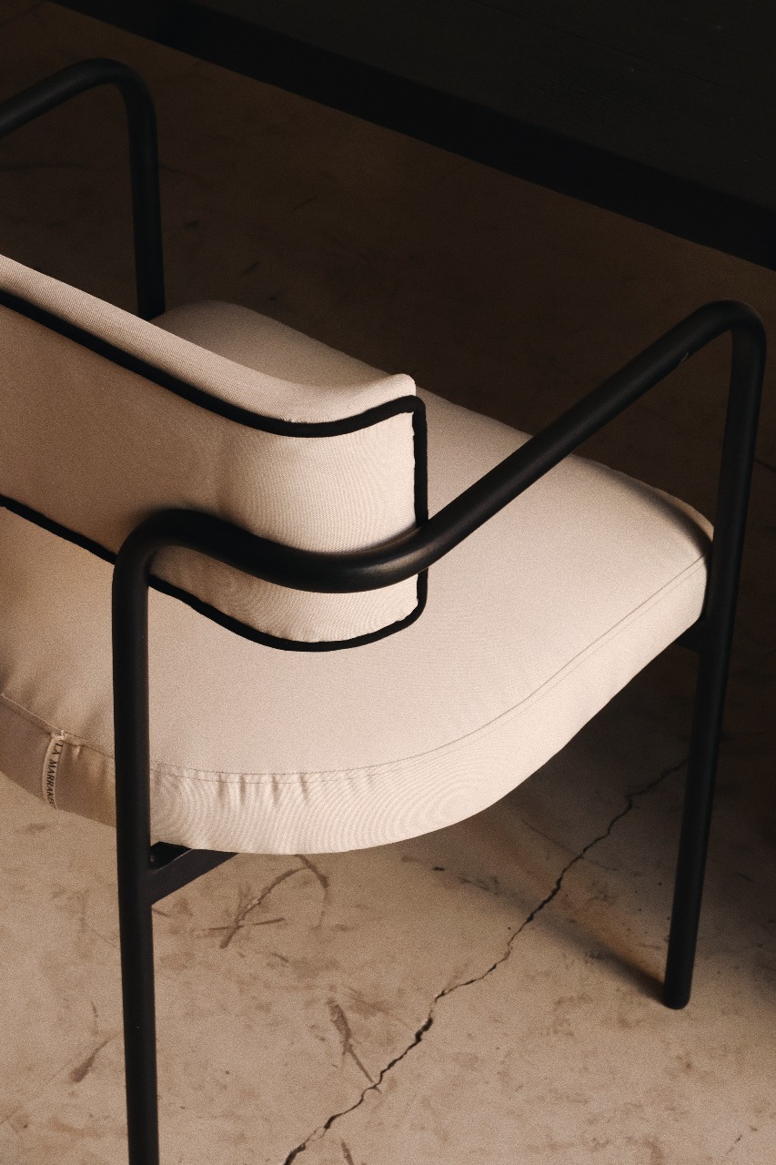 CHAISE KEROS – Image 2